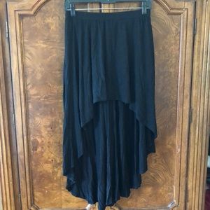 LAST CHANCE•Forever 21• Black High Low Skirt
